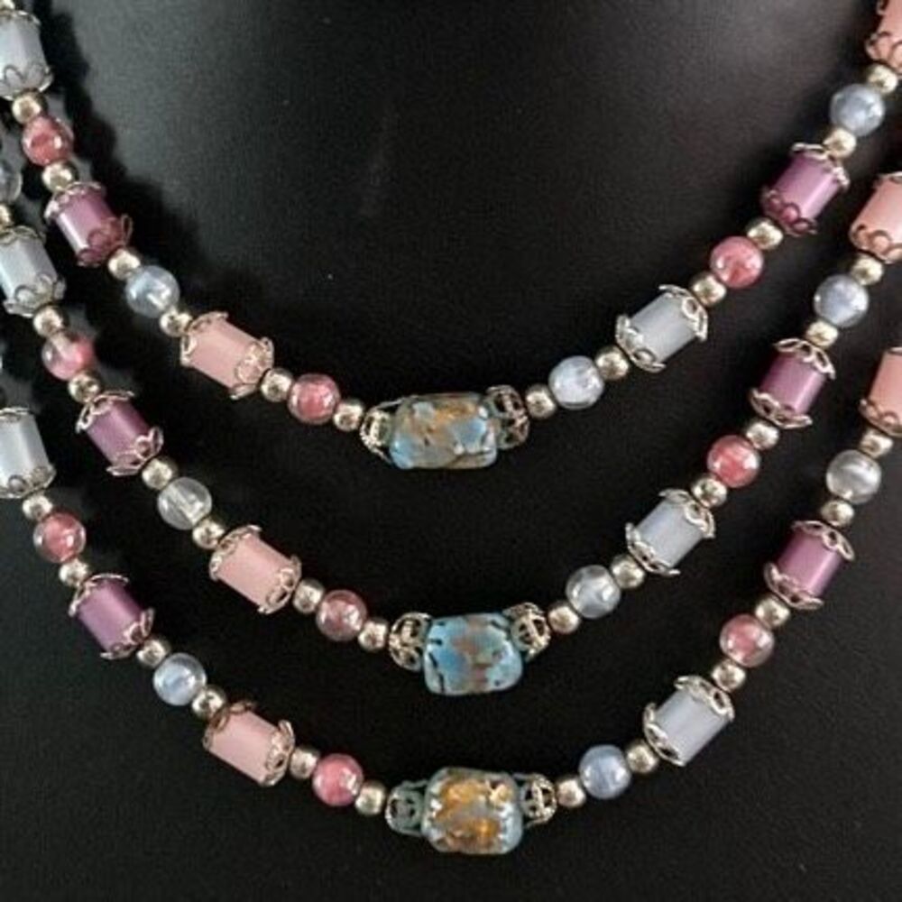 Vtg Triple Strand Necklace 16" & 1.5" Clip-on Earrings Set Multicolor Glass Bead - Picture 3 of 10